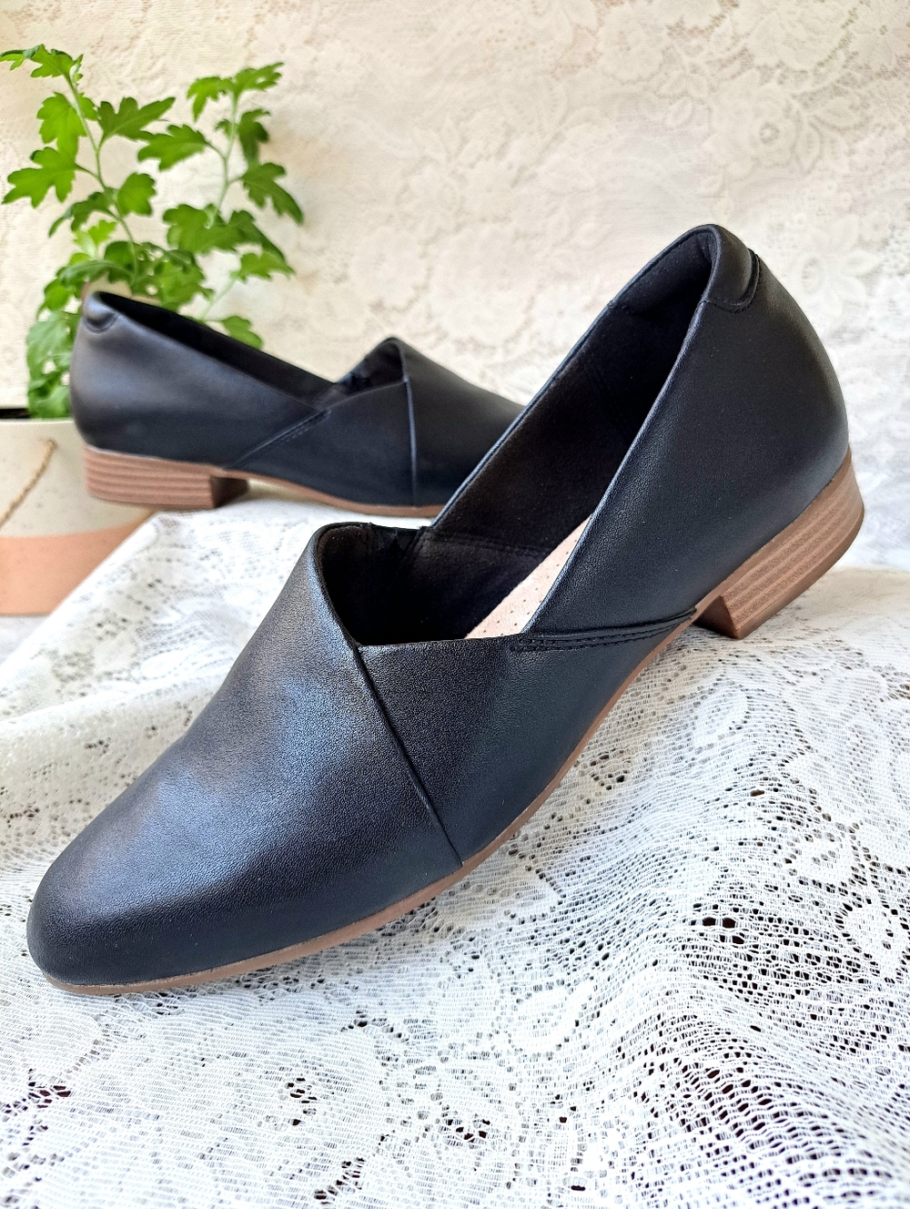 Clarks Collection Women's Leather Juliet Palm Slip-On Loafers Black 8.5 M